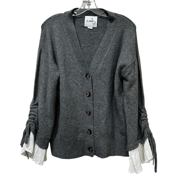 Sam Edelman XS Gray V Neck Button RUFFLED SLEEVES CARDIGAN SWEATER Vegan B4 - Picture 2 of 7